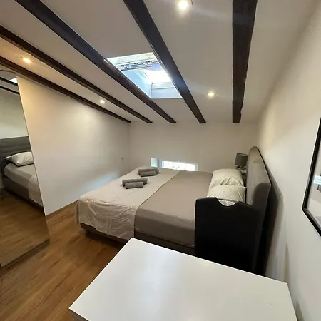 Apartment In The Heart Of