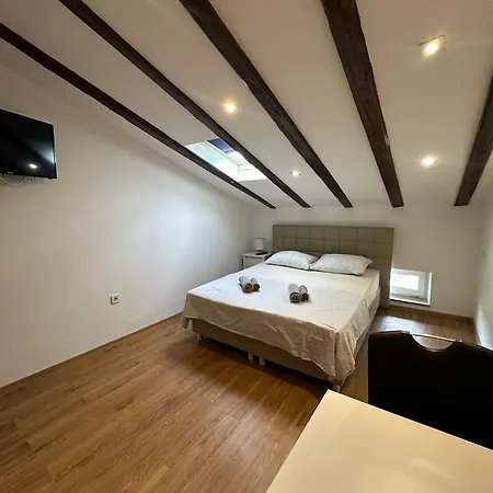 Apartment In The Heart Of *